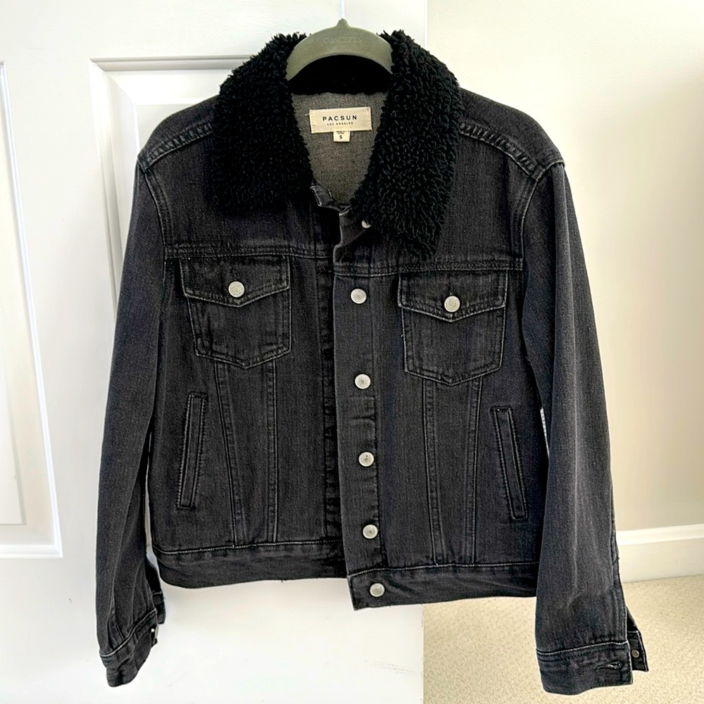 NWT PacSun Women’s Denim Jacket with Shearling Collar, S